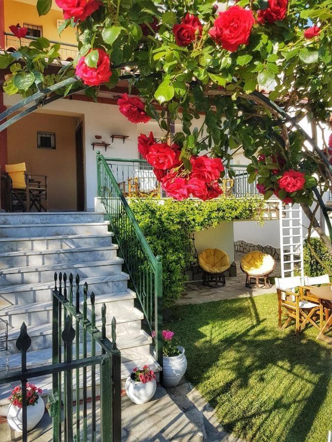 Perfect Hospitality - Elenas House, Nikiti Villa Buitenkant foto